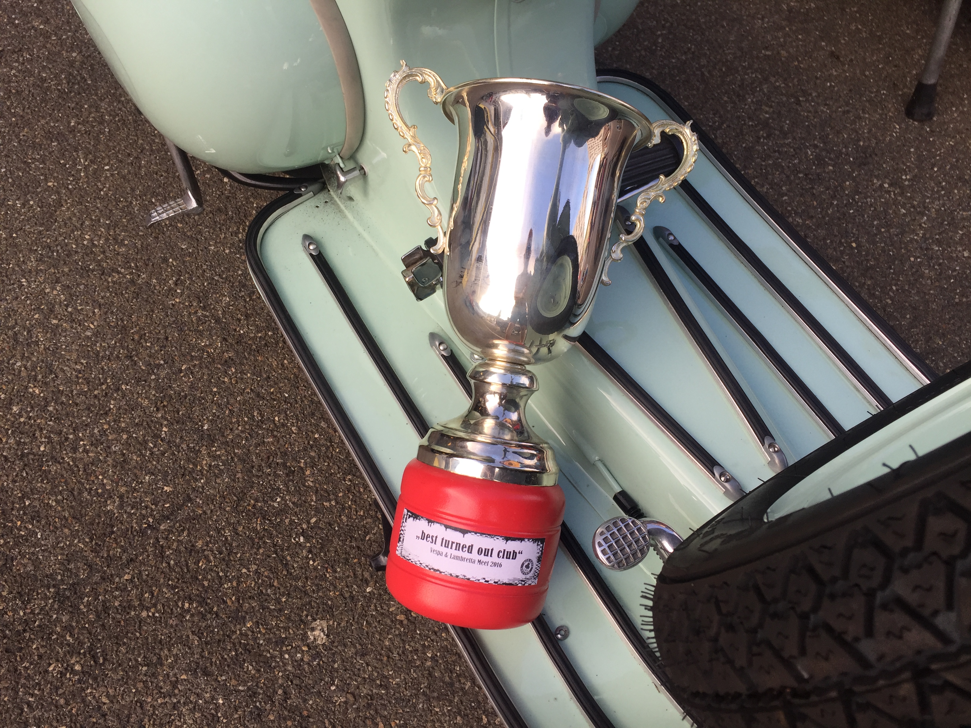 Ace Cafe Vespa & Lambretta Meet 28. 8. 2016 Pokal